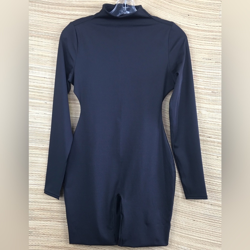 SKIMS All In One Long Sleeve Mid Thigh Onesie Romper In Onyx Size M - Picture 4 of 12